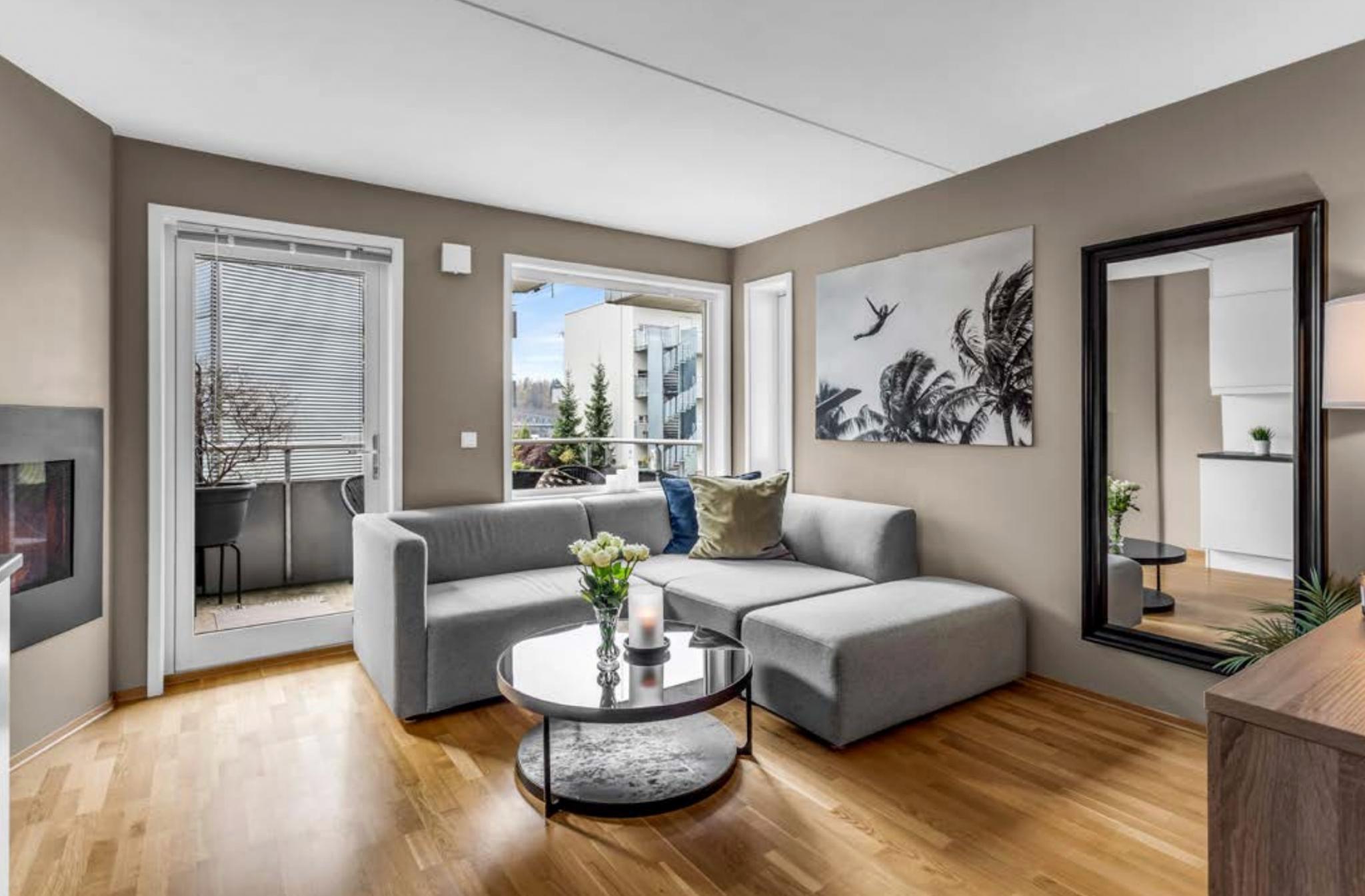 Møbler på bildet medfølger ikke. 